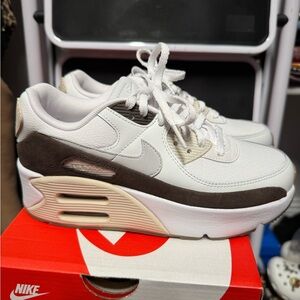 Nike Air Max 90 LV8 Brown Cream White Size 6 Womans